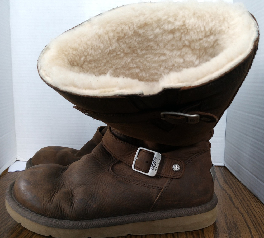 Ugg Size 9 Womens Brown Fur Lined Buckle Accented Snow Boots